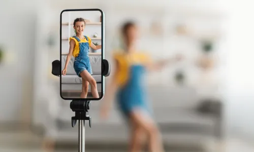 Grave em ambientes bem iluminados para maior nitidez