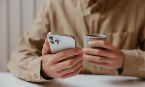 iPhone com 3 câmeras é bom